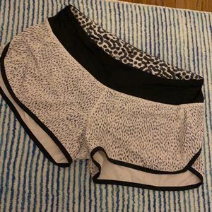 Lululemon speed up short tan black 8 cheetah